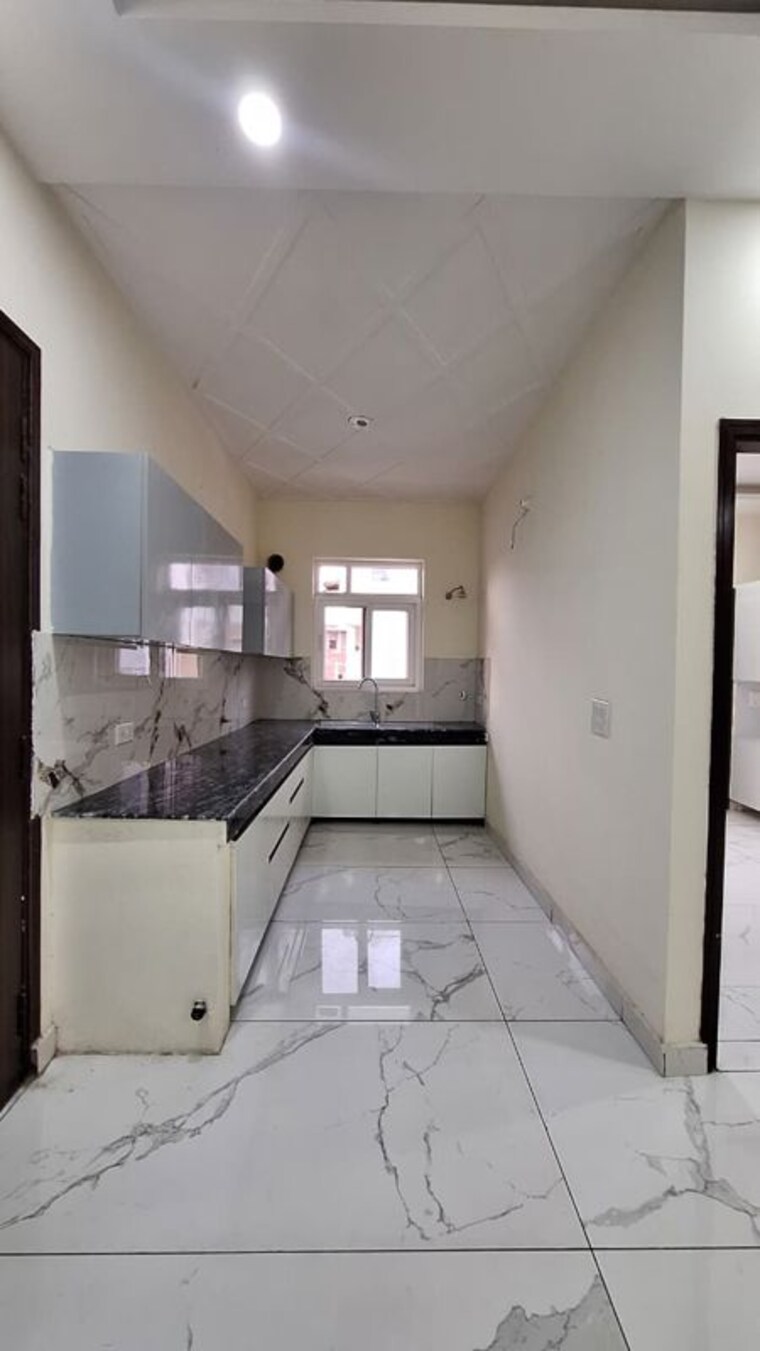 Kitchen, aura-homes 3 Bedroom 1900 Sq.Ft. Apartment In Patiala Road Zirakpur 10585314