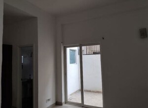 Room in 3 BHK Apartment at Amrapali Grand, Zeta I Greater Noida – for Rent