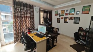 Team Area in 3 BHK Builder Floor at Nehru Enclave – for Rent