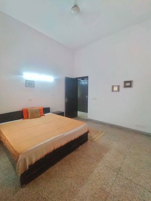 Bedroom in 3 BHK Apartment at Defence Colony – for Rent