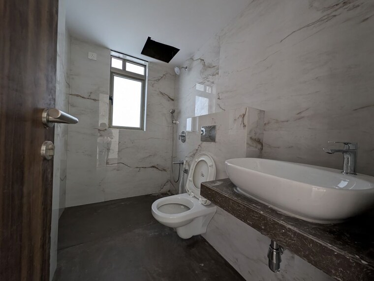 Bathroom, hubtown-seasons 3 Bedroom 1050 Sq.Ft. Apartment In Chembur Mumbai 10585342