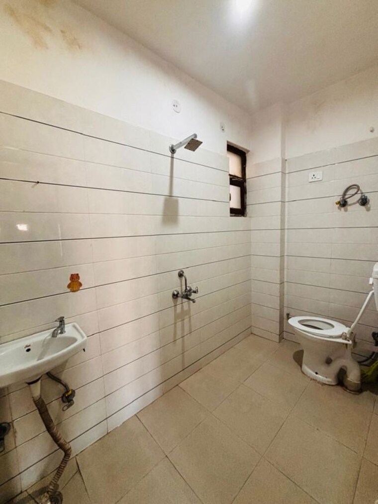 Bathroom, neb sarai 1 RK 350 Sq.Ft. Builder Floor In Neb Sarai Delhi 10585362