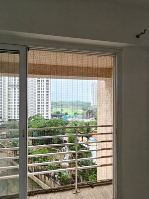 Room in 1 BHK Apartment at Puranik City, Kasarvadavali – for Sale
