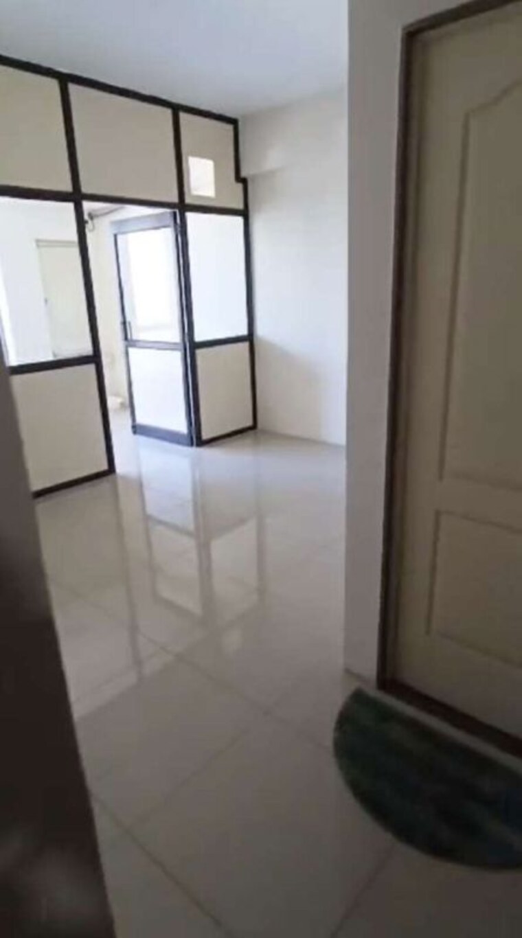 Bathroom, goyal-titanium-heights Commercial Office Space 550 Sq.Ft. In Prahlad Nagar Ahmedabad 10585343
