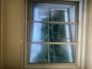 Room in 4 BHK Apartment at Vijay Golden Peak, Khar West – for Rent