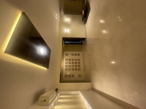 Furnished Amenities in 4 BHK Apartment at Vijay Golden Peak, Khar West – for Rent
