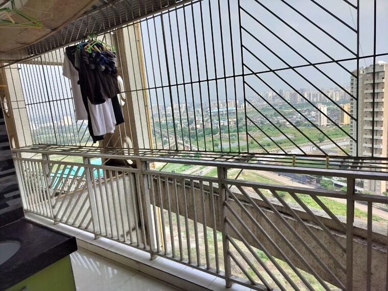Balcony, oval-apartments 3.5 Bedroom 1600 Sq.Ft. Apartment In Kharghar Navi Mumbai 10585386