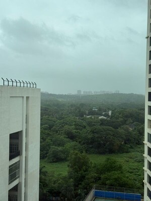 2.5 BHK Apartment – Exterior View View at Oberoi Realty Woods, Goregaon East - for Rent