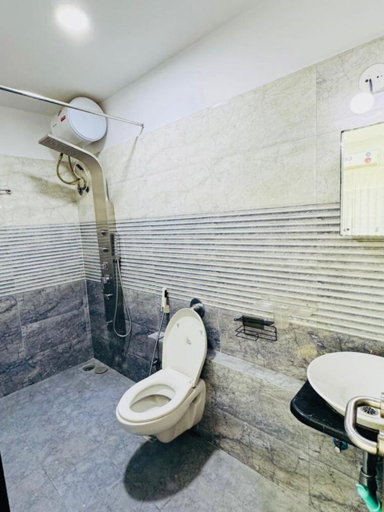 Bathroom, sethia-grandeur 2 Bedroom 749 Sq.Ft. Apartment In Bandra East Mumbai 10585403