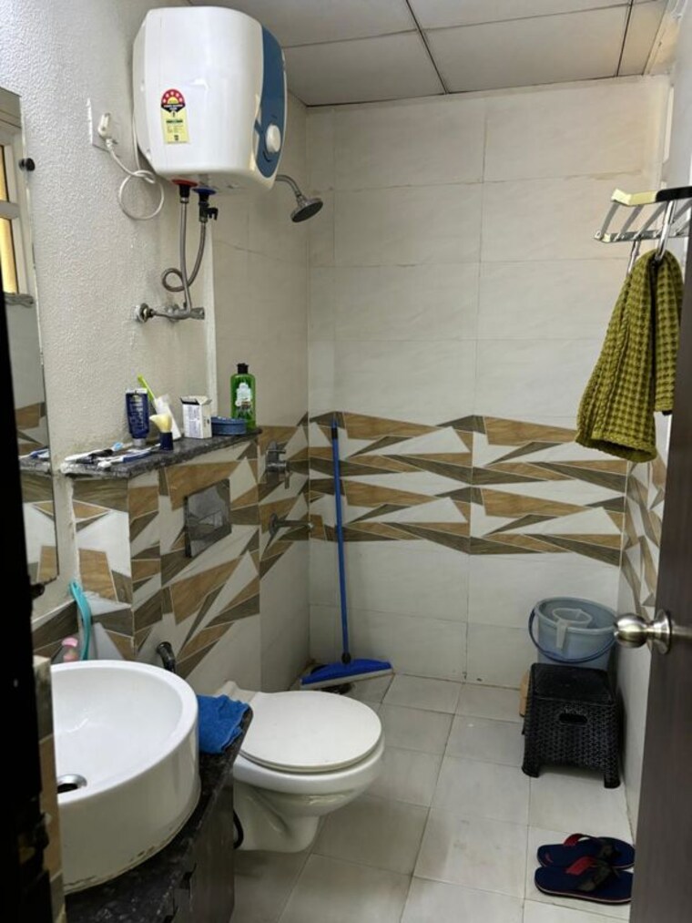 Bathroom, gaur-sportswood 3 Bedroom 1850 Sq.Ft. Apartment In Sector 79 Noida 10585408