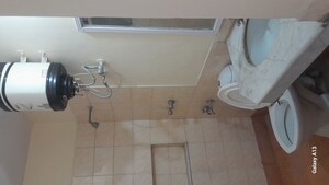 Bathroom in 2 BHK Builder Floor at Uppal Southend, Sector 49 – for Rent