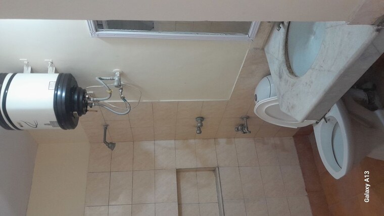 Bathroom, uppal-southend 2 Bedroom 1200 Sq.Ft. Builder Floor In Sector 49 Gurgaon 10585427