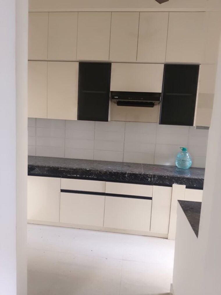 Kitchen, shri-radha-aqua-garden 3 Bedroom 1500 Sq.Ft. Apartment In Sector 16b Greater Noida Greater Noida 10585429