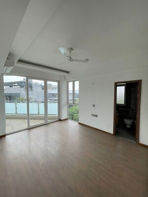 Room in 2 BHK Apartment at Ambience Creacions, Sector 22 – for Sale