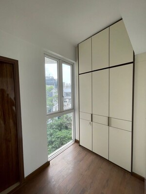 Room in 3 BHK Apartment at Ambience Creacions, Sector 22 – for Sale