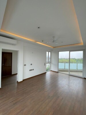 Room in 3 BHK Apartment at Ambience Creacions, Sector 22 – for Sale