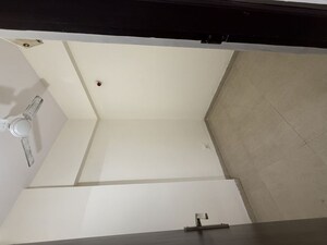 Room in 2.5 BHK Apartment at Nirala Estate, Tech Zone 4 Greater Noida – for Sale