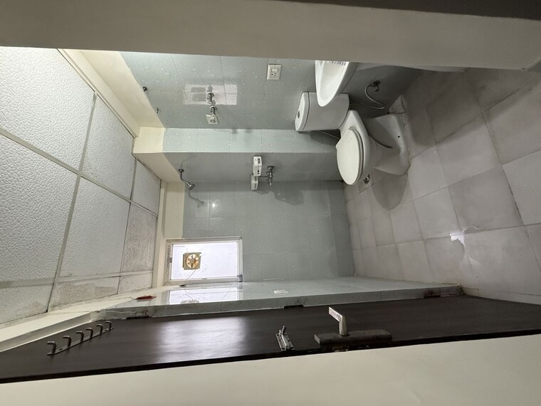 Bathroom, nirala-estate 2.5 Bedroom 955 Sq.Ft. Apartment In Tech Zone 4 Greater Noida Greater Noida 10585419