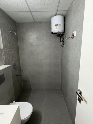 Furnished Amenities in 3 BHK Apartment at Signature Global City, Sector 37d – for Rent