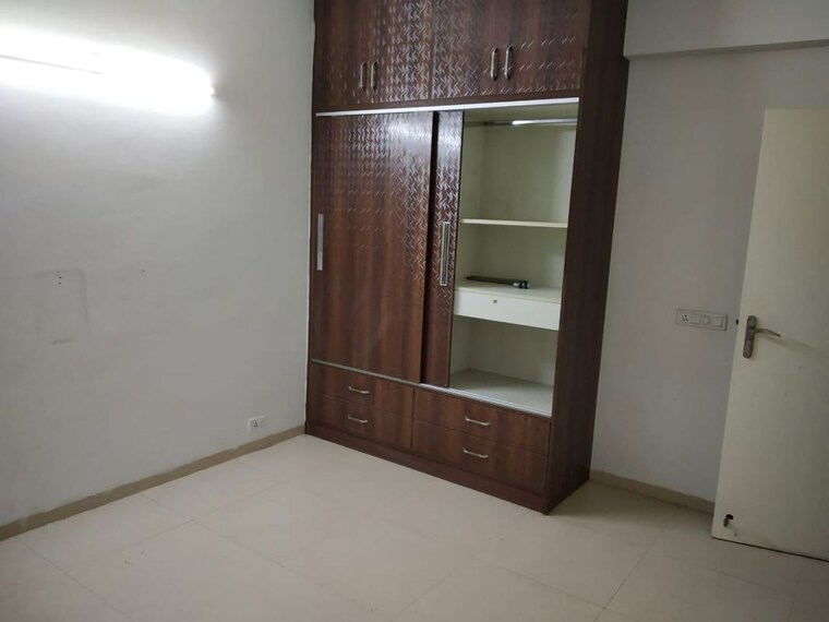 Room, vatika-gurgaon-21 3 Bedroom 1735 Sq.Ft. Apartment In Sector 83 Gurgaon 10585470
