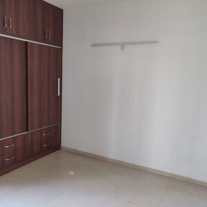 Room in 3 BHK Apartment at Vatika Gurgaon 21, Sector 83 – for Rent