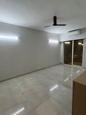 Room in 2 BHK Apartment at Signature Global City, Sector 37d – for Rent
