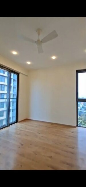 Room in 4 BHK Apartment at Rustomjee Seasons, Bandra East – for Rent