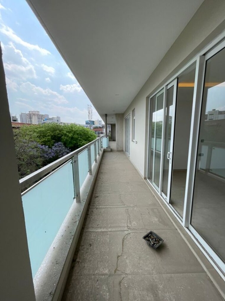 Balcony, ambience-creacions 4 Bedroom 3976 Sq.Ft. Apartment In Sector 22 Gurgaon 10585489