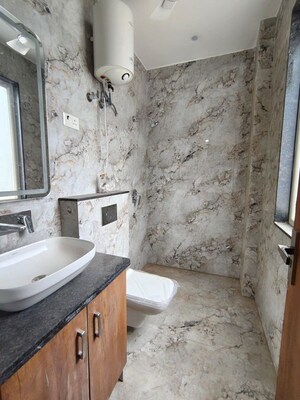 Bathroom in 1 BHK Builder Floor at Sector 40 – for Rent