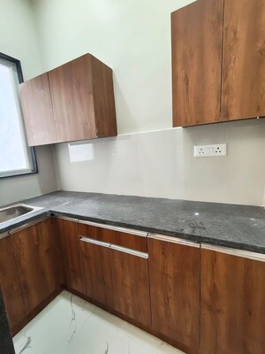 Kitchen in 1 BHK Builder Floor at Sector 40 – for Rent
