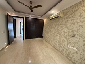 Room in 3 BHK Builder Floor at Greater Kailash ii – for Rent