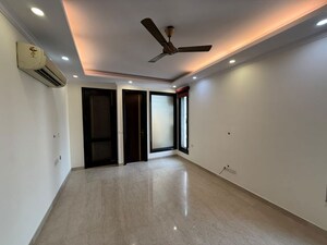 Room in 3 BHK Builder Floor at Greater Kailash ii – for Rent