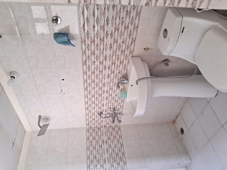 Bathroom, mittal-rajnagar-residency 3 Bedroom 1380 Sq.Ft. Apartment In Raj Nagar Extension Ghaziabad 10585490