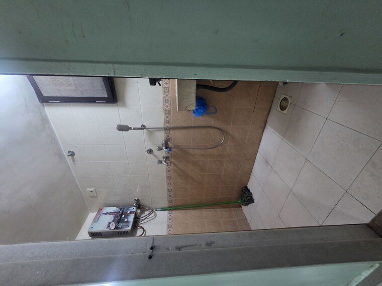 Bathroom, sai-baba-complex-goregaon 1 Bedroom 420 Sq.Ft. Apartment In Goregaon East Mumbai 10585536