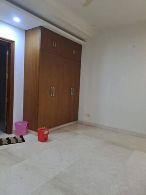 Room in 4 BHK Builder Floor at Saket – for Rent