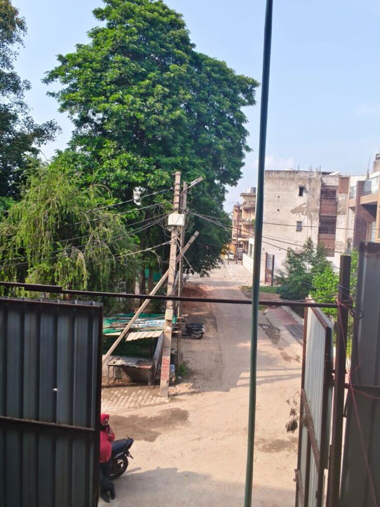 Balcony, ashok nagar 4 Bedroom 235 Sq.Yd. Builder Floor In Ashok Nagar Ghaziabad 10585554