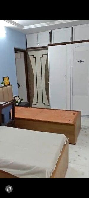 Bedroom in 3 BHK Apartment at Andheri West – for Rent