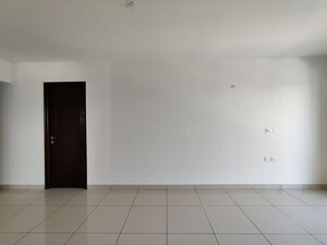 Room in 2 BHK Apartment at Mana Macasa Emerald, Choodasandra – for Sale
