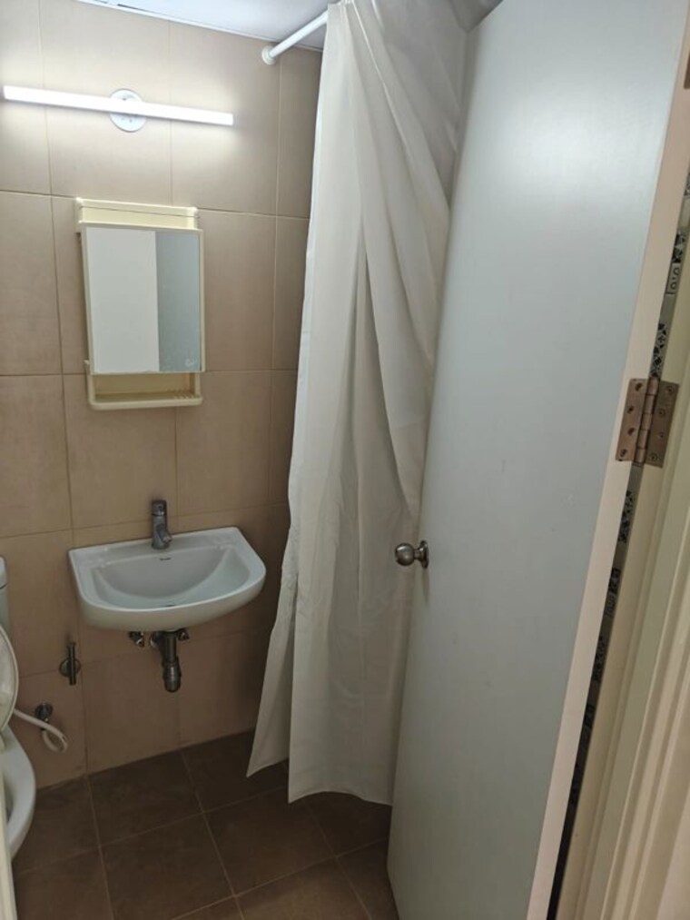 Bathroom, brigade-el-dorado 2 Bedroom 740 Sq.Ft. Apartment In Bagaluru Bangalore 10585575