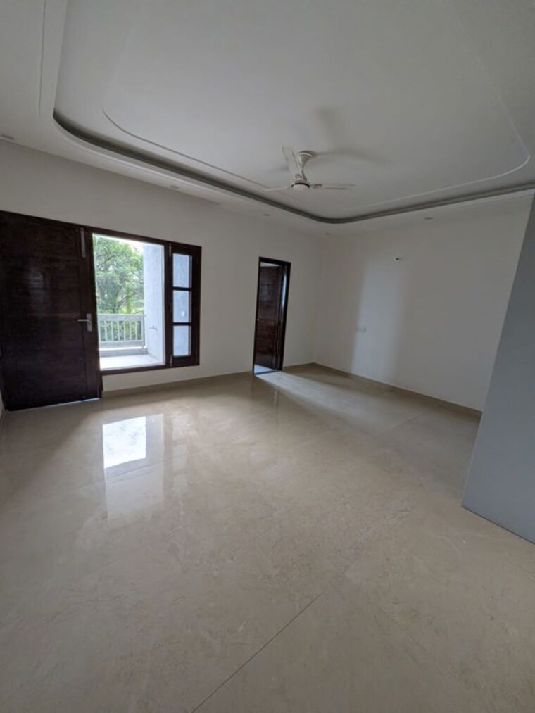 Room, vip road 3 Bedroom 167 Sq.Yd. Independent House In Vip Road Zirakpur 10585566