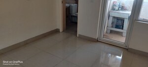 Room in 3.5 BHK Apartment at Emaar Emerald Floors Premier, Sector 65 – for Rent
