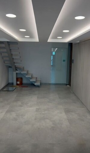Room in  Office Space at Parinee I, Andheri West – for Sale