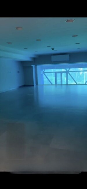 Room in  Office Space at Parinee I, Andheri West – for Sale