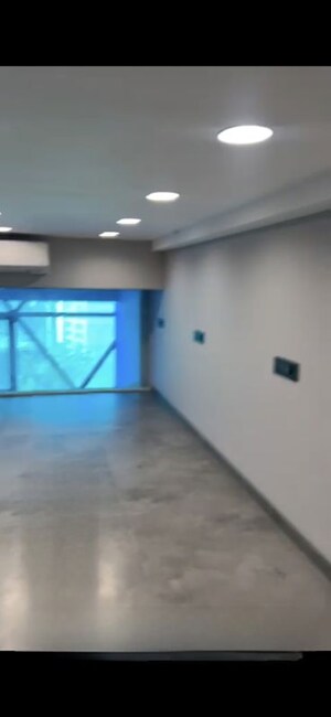 Room in  Office Space at Parinee I, Andheri West – for Sale