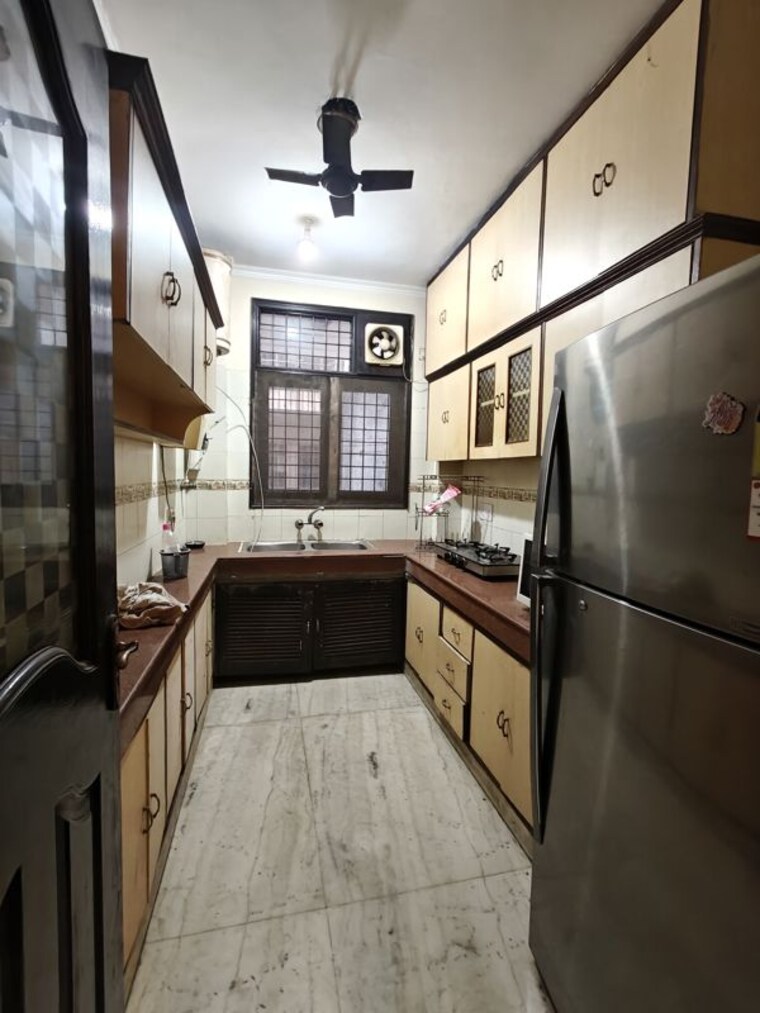 Kitchen, rof-portico 3 Bedroom 215 Sq.Yd. Builder Floor In Sector 43 Gurgaon 10585651
