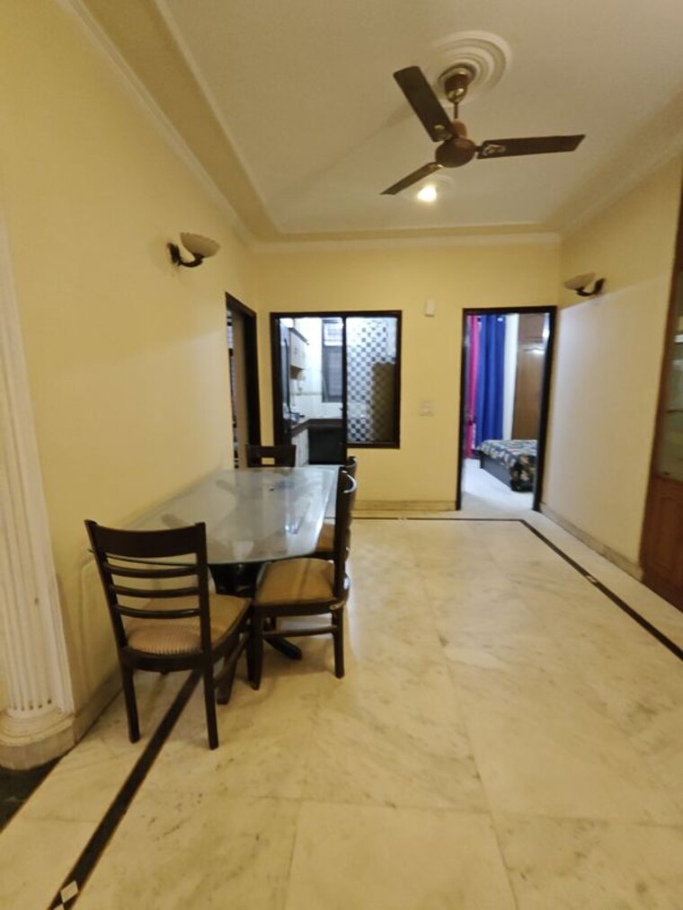 Living Room, rof-portico 3 Bedroom 215 Sq.Yd. Builder Floor In Sector 43 Gurgaon 10585651