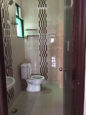 Bathroom in 1 BHK Builder Floor at Neb Sarai – for Rent