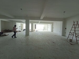  Showroom For Rent in Diversion Road