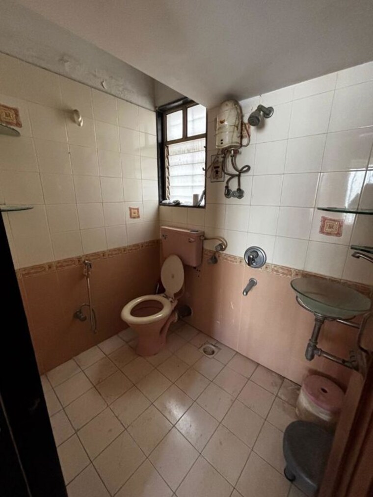 Bathroom, vrindavan-society-goregaon 2 Bedroom 620 Sq.Ft. Apartment In Goregaon East Mumbai 10585662