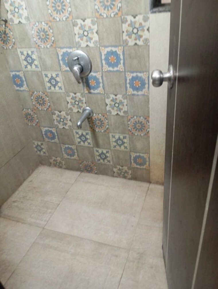 Bathroom, jb nagar 1 Bedroom 400 Sq.Ft. Apartment In Jb Nagar Mumbai 10585669